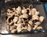 Une image de l'étape 5 de Fricassée de champignons de Paris à l'ail et persil.