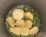 ஆலு மட்டர் சாகு / aloo matar saagu ரெசிபி ஸ்டேப் 1 புகைப்படம்