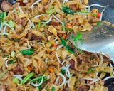 Foto langkah ke 3 dari resep Kwetiaw Goreng Char Siu.