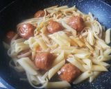 Foto del paso 1 de la receta Pasta con albóndigas en salsa