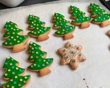Une image de l'étape 7 de Sablés de Noël au beurre (avec glaçage royal sans œufs).