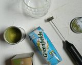 Foto langkah ke 1 dari resep Matcha Latte iced.