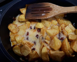 Foto del paso 4 de la receta: Revuelto carnívoro (chorizo y jamón)