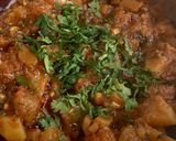 A picture of step 5 of Aloo Lauki or methi ki sabzi👌🏻.