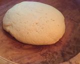 صورة لخطوة 7 من وصفة بيتزا 🍕 بالسميد الرقيق