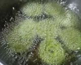 A picture of step 4 of Ground rice Spinach chakli.