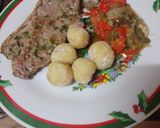 Foto del paso 3 de la receta: Entrecot a la plancha con papas arrugas y ensalada de cebolla y pimientos asados