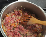 Foto del paso 3 de la receta: Lasaña boloñesa en olla express