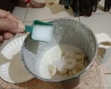 A picture of step 3 of Healthy and tasty Banana soya milk smoothie.