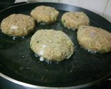 A picture of step 5 of Upma and peas kabab.