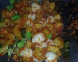 Foto langkah ke 4 dari resep Balado Kentang dan Telur Puyuh.