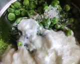 A picture of step 3 of Palak raita.