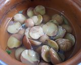Foto langkah ke 2 dari resep Gule daun singkong jengkol.