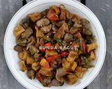 Foto langkah ke 3 dari resep Tumis Rempela Ati Tahu.