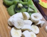 Hình bước làm 1 của món Sinh tố Chuối Kiwi tốt cho người bị tiểu đường
