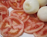 Foto del paso 1 de la receta: Tarta de cebolla tomate y queso 🍅 🧅 🧀