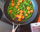 Foto del paso 3 de la receta: Salteado mediterráneo con queso halloumi