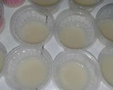 Foto langkah ke 1 dari resep Puding kaca mawar.
