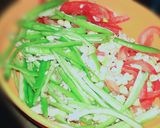 A picture of step 1 of Vegeies and corn Hakka Noodles.
