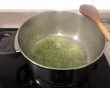 Foto del paso 2 de la receta: Patatas con pescado en salsa verde