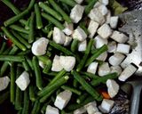 Foto langkah ke 2 dari resep Tumis kacang panjang pakai kecap.