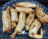 Hình bước làm 3 của món Tôm bao mọc chiên giòn