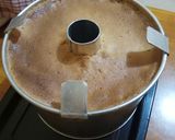 Foto langkah ke 7 dari resep Caramel Chiffon Cake.