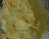 Hình bước làm 1 của món Khoai tây chiên lắc phô mai