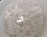 Foto langkah ke 4 dari resep Es Che Hun Tiau (Bubur Sagu Gunting).