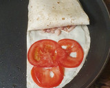 Foto del paso 6 de la receta: Wrap de hamburguesa, bacon y queso roquefort