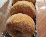 A picture of step 4 of Sugar coated donuts.