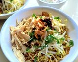 Gambar langkah 7 resipi Mi Kolok Kicap Ayam.