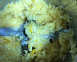 A picture of step 6 of Baked cheese corn potato.