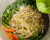 Foto langkah ke 2 dari resep Bening Kacang Tauge.