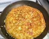 Foto del paso 8 de la receta: Tortilla de papa reciclada y salchichas
