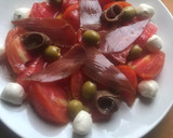 Foto del paso 2 de la receta: Ensalada de tomate y mojama