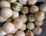 A picture of step 3 of Goli idli.