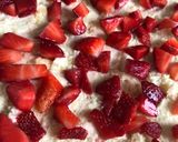 Fehércsokis-mascarponés epertorta recept fázis 11 fotója