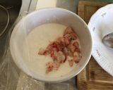 Foto del passaggio 3 della ricetta Bruschetta con tartare di gambero rosso di Mazara, burrata e insalatina