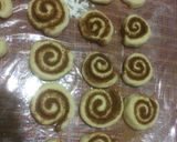 Foto langkah ke 4 dari resep Cinnamon roll with tiramisu glaze.