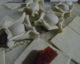Foto del paso 4 de la receta: Pastelitos criollos con dulce de membrillo al horno