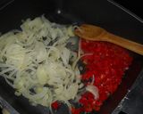 Foto del paso 2 de la receta: Empanadas con carne de parrillada desmechada
