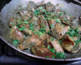 Foto del paso 2 de la receta: Níscalos con patatas, bacon y bechamel