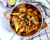A picture of step 4 of Jeera aloo.