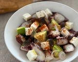 Une image de l'étape 4 de Salade de poulpe, avocat et feta.