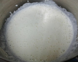 A picture of step 3 of [Baking Tips] How to Easily Whip Cream Frosting.