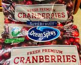 A picture of step 1 of Thanksgiving Cranberry Sauce.
