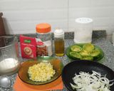 Foto del paso 1 de la receta: Zapallitos rellenos con cebolla y salsa blanca