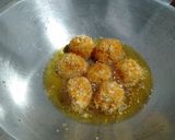 Foto langkah ke 3 dari resep Pompom (Bola Kentang Isi Keju Lumer).