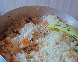 A picture of step 3 of Nigeria Fried rice 🍚 😋.